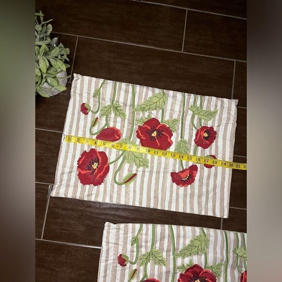 Pier 1 Imports Embroidered Americana Poppies Lumbar Pillow cover (2) - Picture 7 of 7